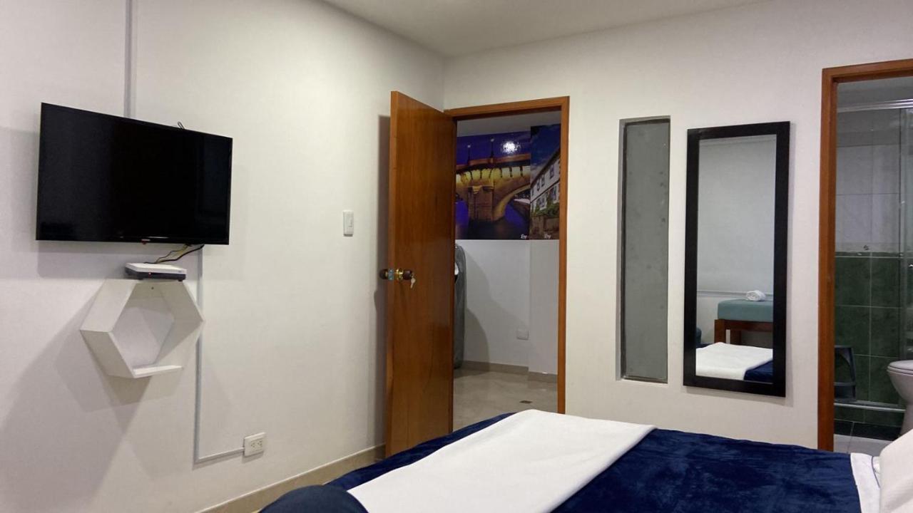 C Hotelera Rey.Es Богота Екстер'єр фото
